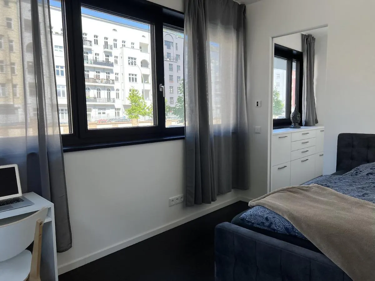 Luxury Waterfront Apartment Berlin 0*,  Deutschland
